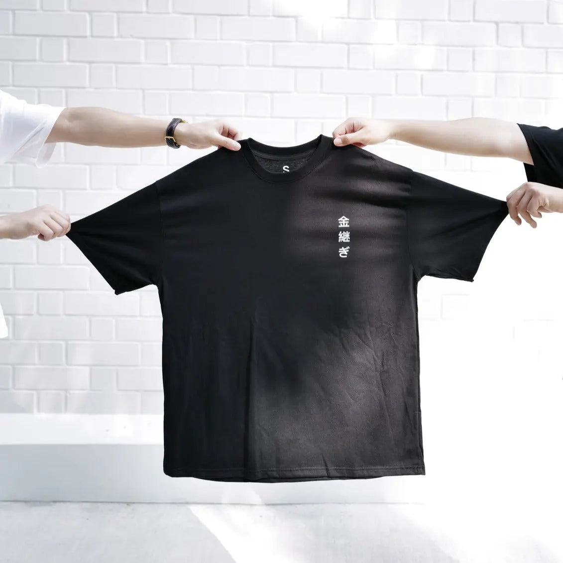 Kintsugi | Oversized Tee in Black - The Project J